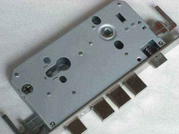 鹰潭市24小时上门开锁公司