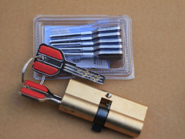 鹰潭市24小时上门开锁公司